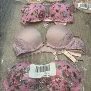 4 Victoria Secret bras